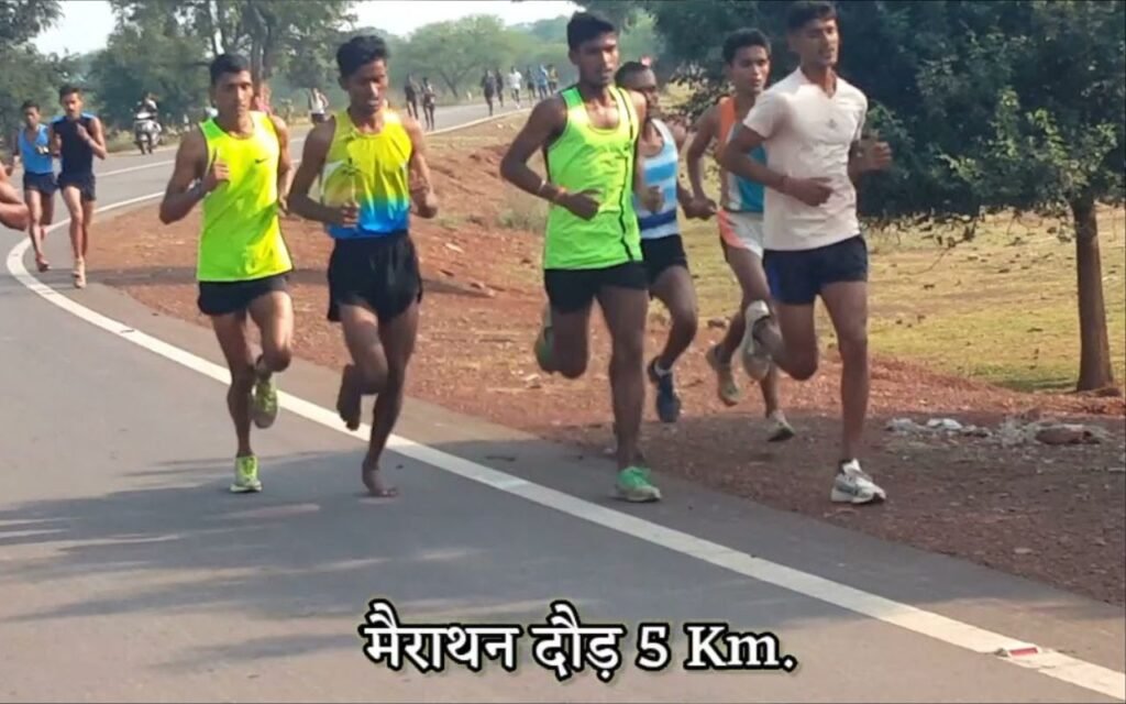 5 किमी दौड़ में लगभग 400 धावकों ने भाग लिया।