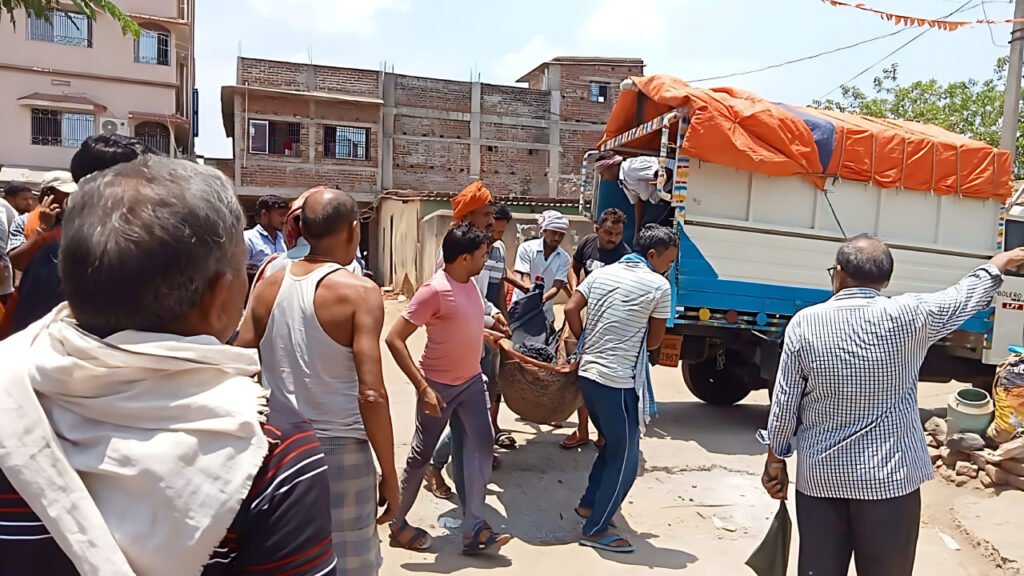 घर में हुए विवाद के बाद यह गुस्से में आकर आत्महत्या कर ली