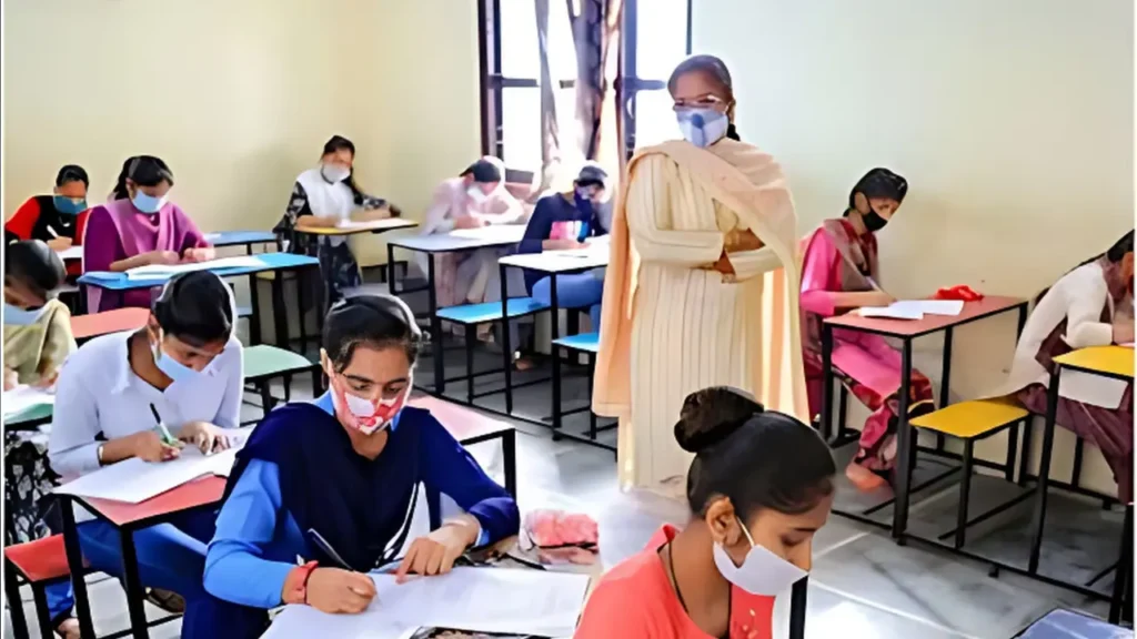 हजारों विद्यार्थी पिछली बार जनरल इलेक्टिव पेपर की परीक्षा में भाग नहीं ले पाए थे