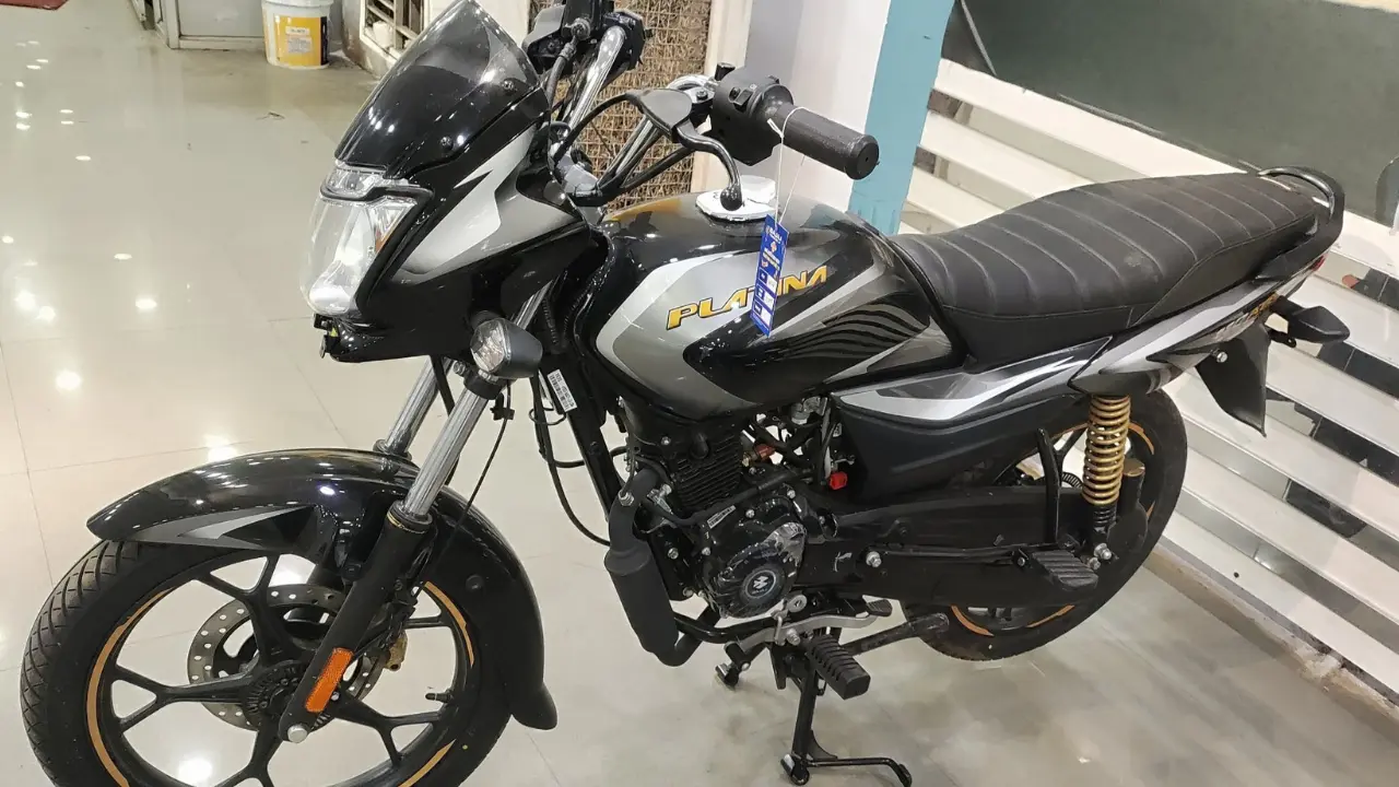 Bajaj Platina 110 Side Look