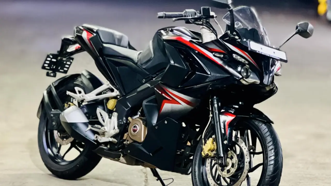 BAJAJ Pulsar RS200